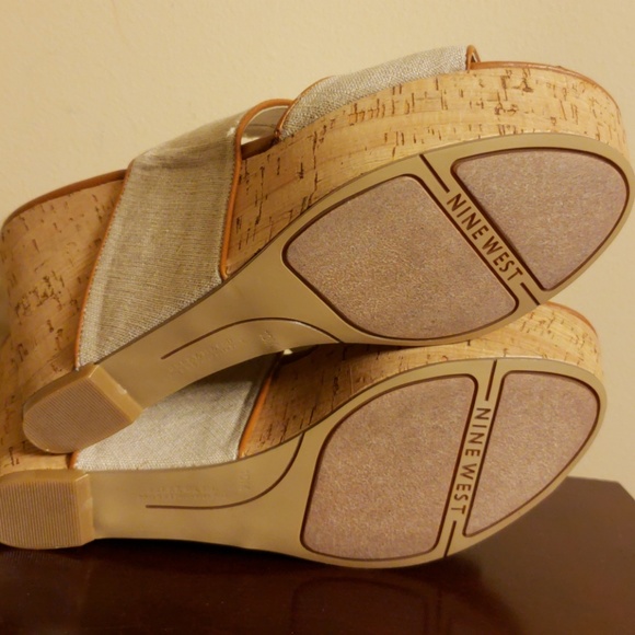 NWOT Nine West Cork Wedges - Picture 4 of 4